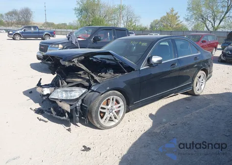 2008 Mercedes-Benz C 300 Luxury 4Matic/Sport 4Matic из США, поврежденный, VIN WDDGF81X68F173382